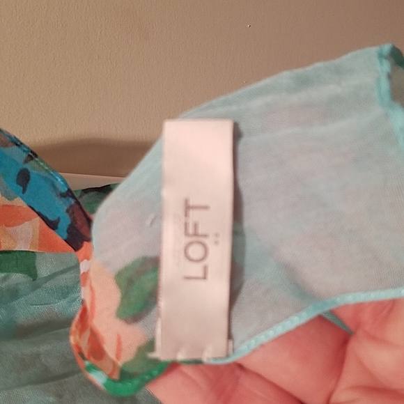 Ann Taylor blue and salmon colored flower shawl scarf - Picture 2 of 6